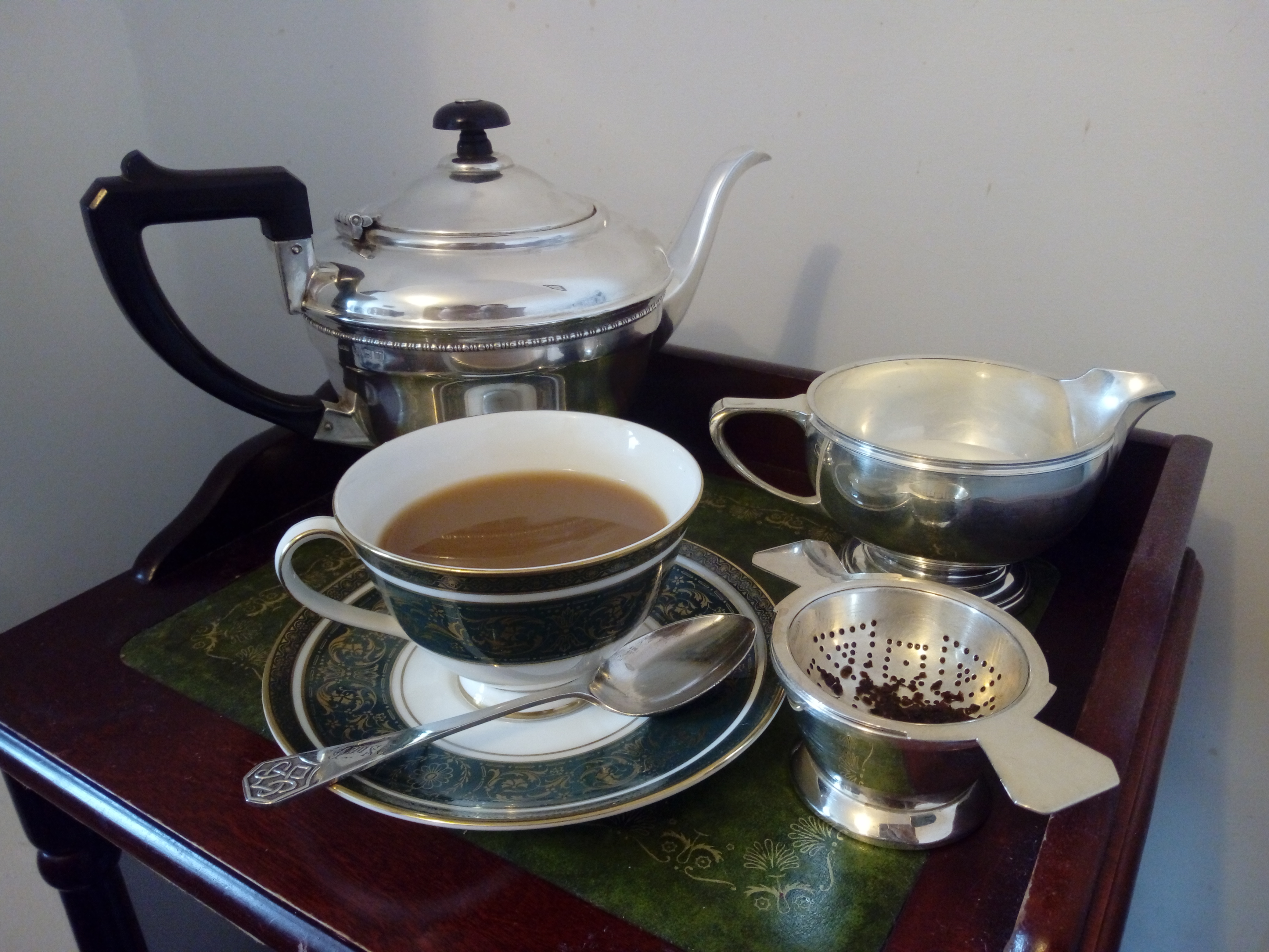 Heritage fine bone china royal teapot with 24k gold rim